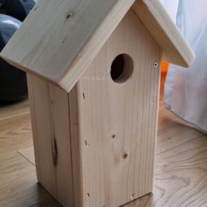 Bird nesting box